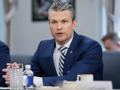 El Pentágono pide renuncia de exvocero