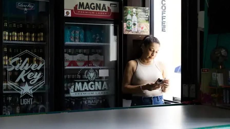 Un nuevo apagón masivo causa gran descontento en Puerto Rico en plena Semana Santa Un nuevo apagón masivo causa gran descontento en Puerto Rico en plena Semana Santa