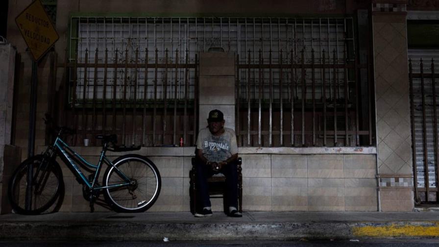 Restablecido el 47 % del sistema eléctrico en Puerto Rico tras el apagón masivo Restablecido el 47 % del sistema eléctrico en Puerto Rico tras el apagón masivo