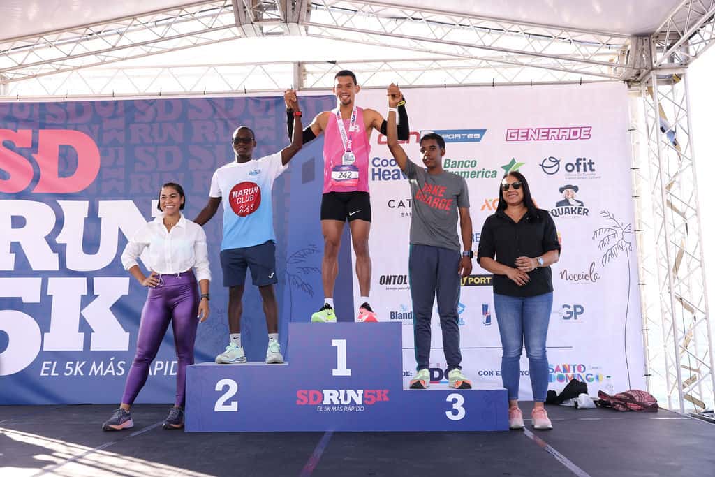 Ganadores de la categoría masculina: Karla Martín, Wide Mayer, Amauri Rodríguez, Fernando de la Rosa y Marlenny PeñaGanadoras de la categoría femeninaGanadoras de la categoría femenina