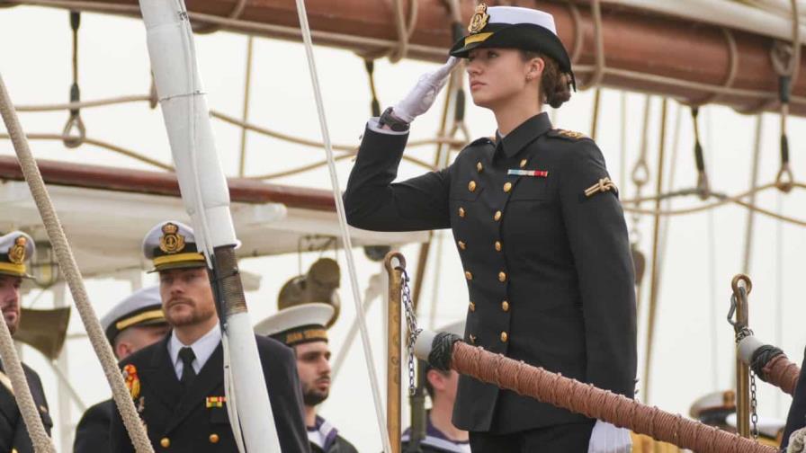 El Juan Sebastián Elcano llega a Lima con la princesa Leonor a bordo El Juan Sebastián Elcano llega a Lima con la princesa Leonor a bordo