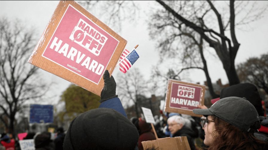 EE. UU. cancela otra subvención a Harvard y exige un registro de estudiantes extranjeros EE. UU. cancela otra subvención a Harvard y exige un registro de estudiantes extranjeros