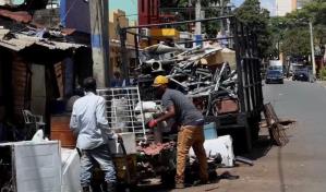 Compradores de metales viejos: El oficio que se mueve en las calles del país
