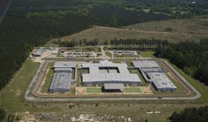 Gobierno de EE. UU. busca convertir las deportaciones en un negocio eficiente tipo Amazon