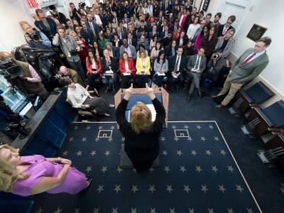 AP y la administración Trump debaten sobre acceso presidencial