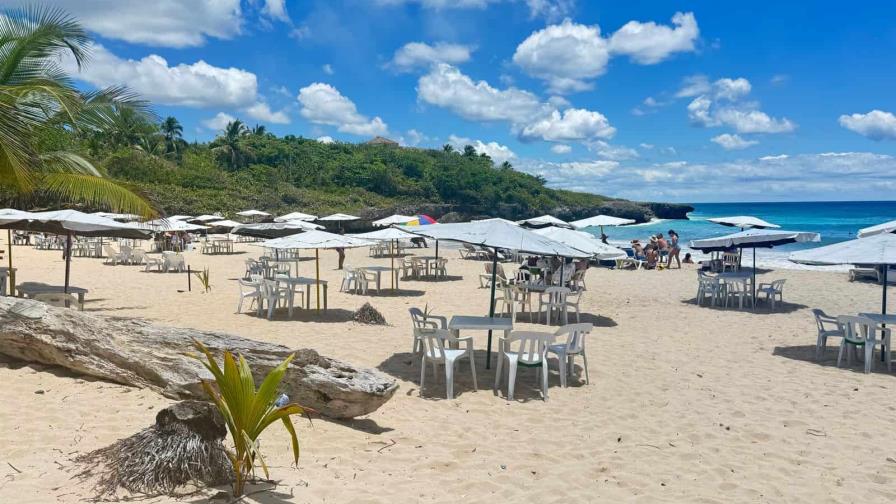 En playas cercanas a Santo Domingo se esperaban multitudes por Semana Santa, pero reinó la calma En playas cercanas a Santo Domingo se esperaban multitudes por Semana Santa, pero reinó la calma