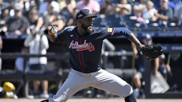 Enyel de los Santos gana en labor de relevo, y Bravos vencen a Mellizos