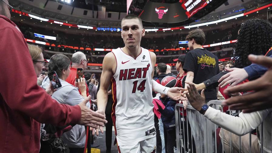 Herro anota 30 puntos y Heat derrota 123-114 a Hawks para anclar en playoffs de la NBA Herro anota 30 puntos y Heat derrota 123-114 a Hawks para anclar en playoffs de la NBA