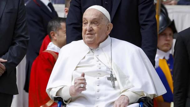 El papa Francisco se interesó por el tema migratorio y la Ley 169-14