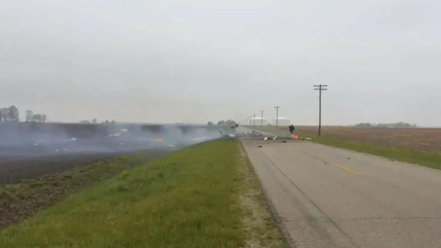 Una avioneta pequeña se estrella en Illinois y deja cuatro muertos Una avioneta pequeña se estrella en Illinois y deja cuatro muertos
