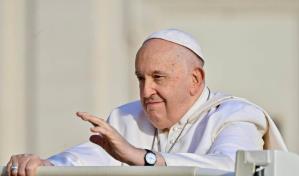 El papa Francisco reaparece en Pascua y condena la carrera armamentista en su mensaje Urbi et Orbi