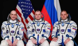 Nave rusa Soyuz regresa a la Tierra con dos astronautas rusos y uno estadounidense