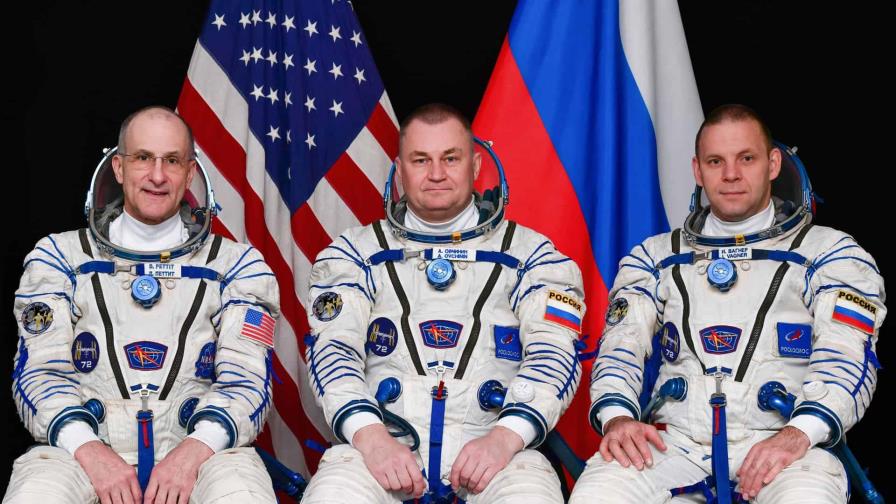 Nave rusa Soyuz regresa a la Tierra con dos astronautas rusos y uno estadounidense Nave rusa Soyuz regresa a la Tierra con dos astronautas rusos y uno estadounidense