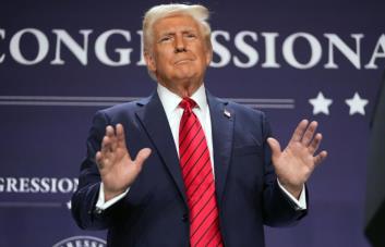 El pulso entre EE. UU. y China inquieta a las empresas y lastra la popularidad de Trump