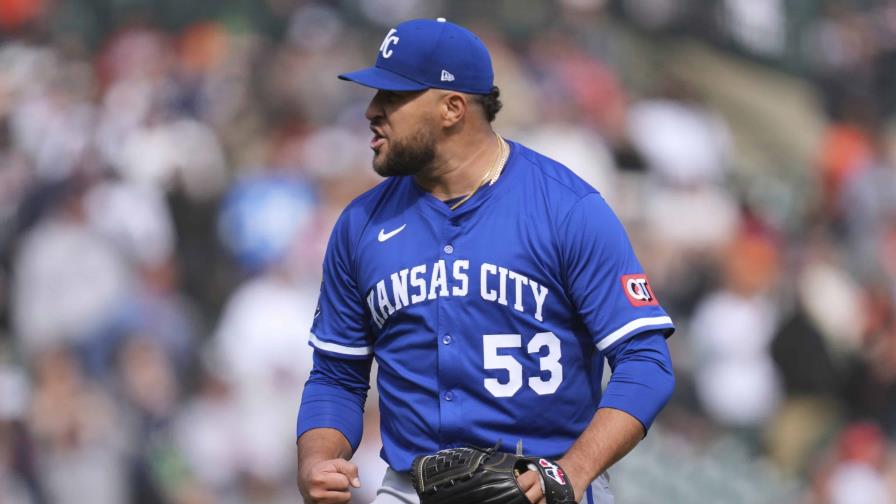 Carlos Estévez lanza dos entradas en relevo y gana en el triunfo de los Reales 4-3 sobre Detroit Carlos Estévez lanza dos entradas en relevo y gana en el triunfo de los Reales 4-3 sobre Detroit