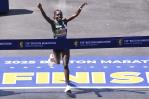 Sharon Lokedi bate récord del Maratón de Boston y John Korir gana como su hermano Sharon Lokedi bate récord del Maratón de Boston y John Korir gana como su hermano