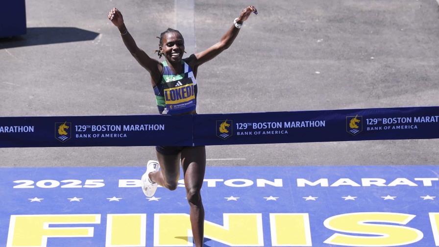 Sharon Lokedi bate récord del Maratón de Boston y John Korir gana como su hermano Sharon Lokedi bate récord del Maratón de Boston y John Korir gana como su hermano