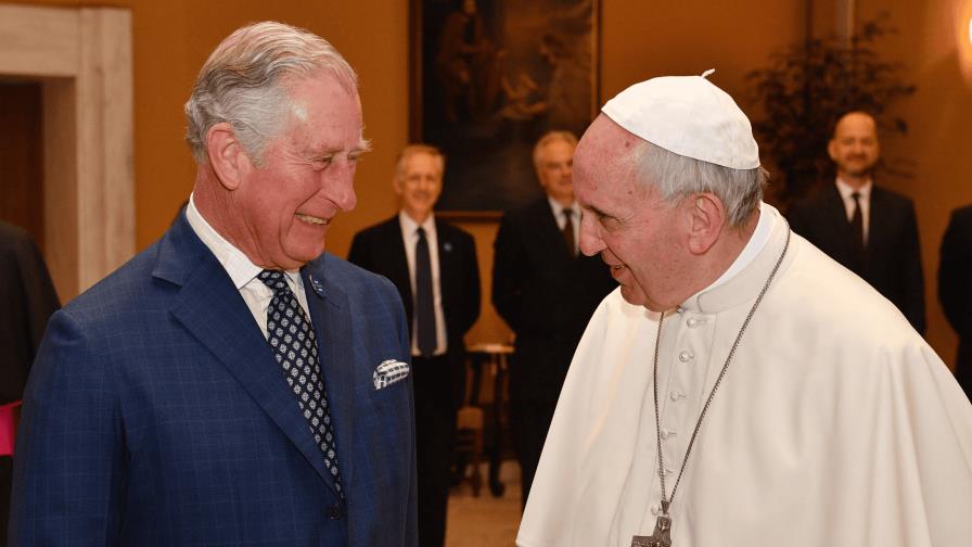 El rey Carlos III dice que el papa Francisco será recordado por su compasión El rey Carlos III dice que el papa Francisco será recordado por su compasión