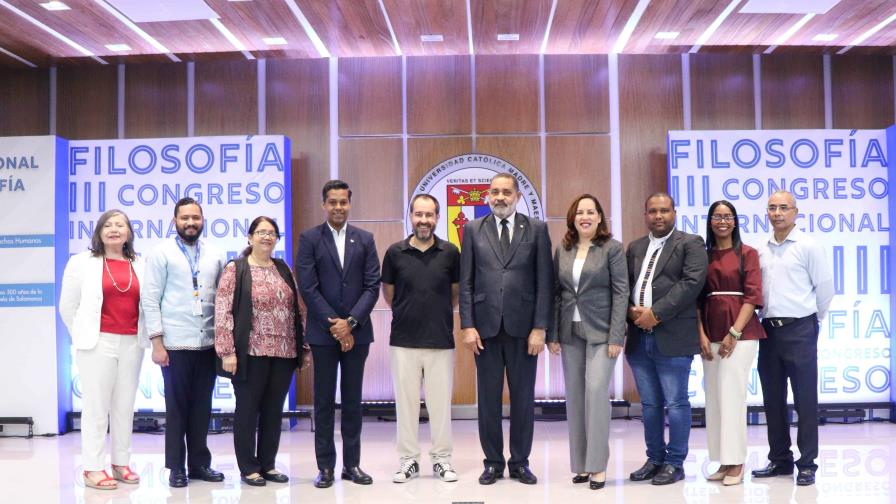 III Congreso Estudiantil de Filosofía destaca a Santo Domingo como cuna de los DD. HH. III Congreso Estudiantil de Filosofía destaca a Santo Domingo como cuna de los DD. HH.