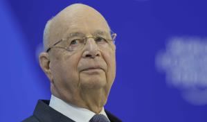 El fundador del Foro Económico Mundial, Klaus Schwab, se retira como presidente