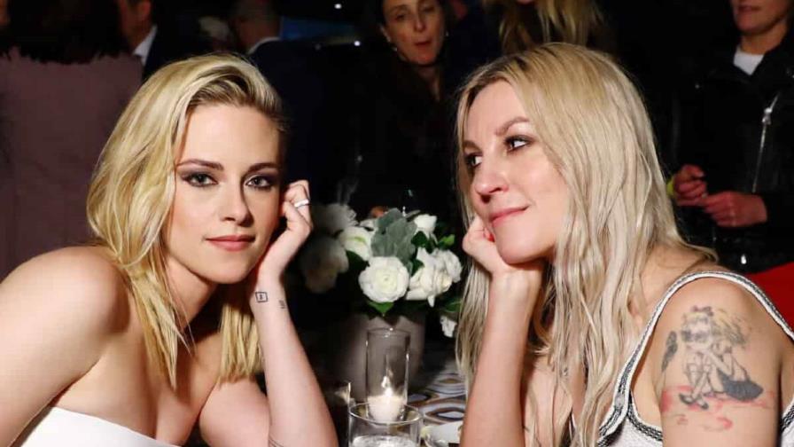 La actriz Kristen Stewart se casa con la guionista Dylan Meyer La actriz Kristen Stewart se casa con la guionista Dylan Meyer