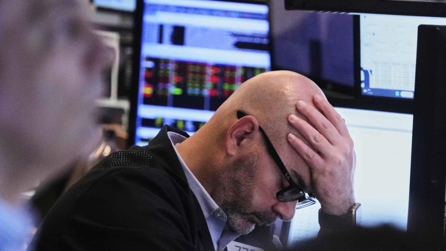 Wall Street cierra con caídas de más del 2 % tras nuevos ataques de Trump a Powell Wall Street cierra con caídas de más del 2 % tras nuevos ataques de Trump a Powell
