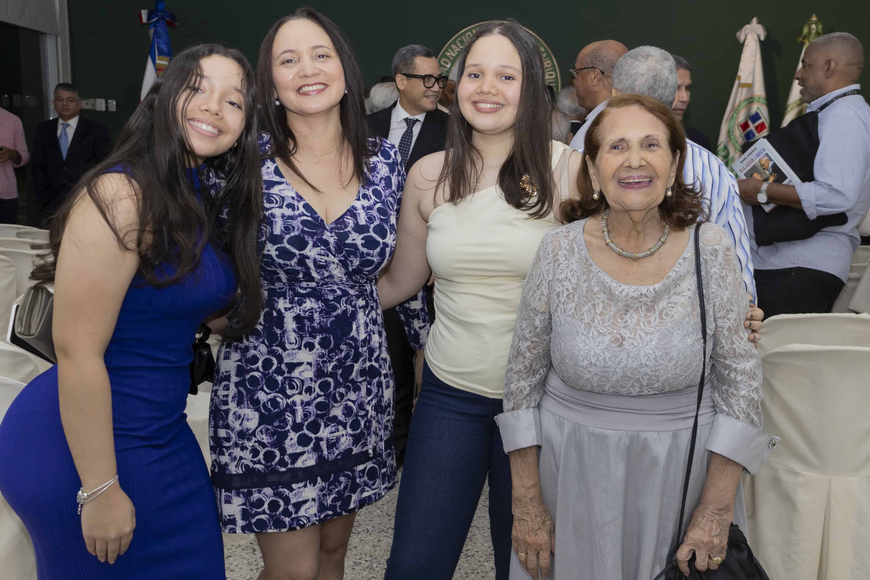 Amy Guzmán, Benita Mejía, Camila Guzmán y Galia Hernández. <br>