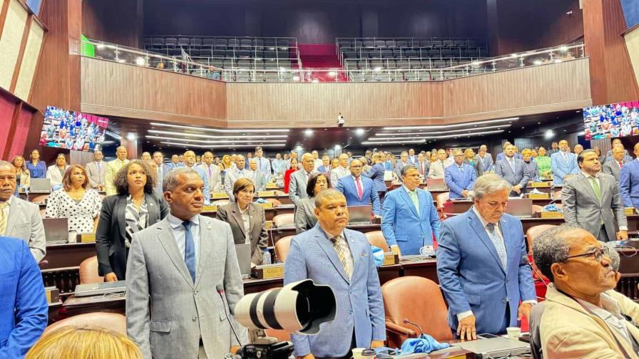 Diputados rinden honor a víctimas del Jet Set; propulsarán ley para fiscalizar infraestructuras Diputados rinden honor a víctimas del Jet Set; propulsarán ley para fiscalizar infraestructuras