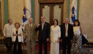 Abinader nunca otorgó la nacionalidad dominicana que le ofreció a Mario Vargas Llosa