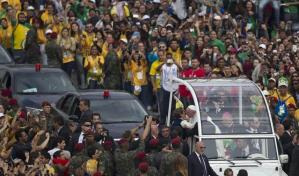 Ocho viajes a América y una misión: el papa que incomodó a los poderosos