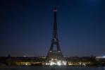 La torre Eiffel se apaga en señal de duelo por el papa Francisco