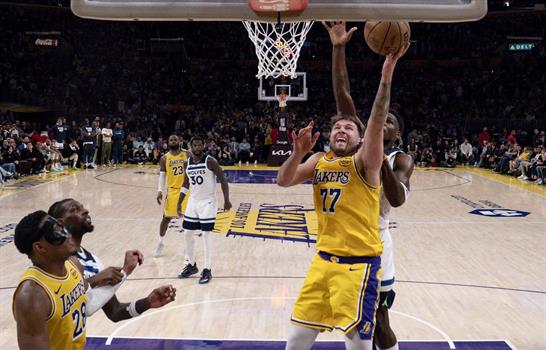 Los Lakers descartan su cancha especial de la Copa NBA por riesgo de resbalones