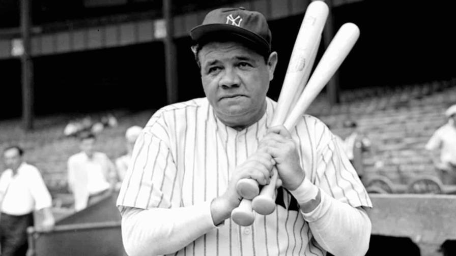 El legendario Babe Ruth es insuperable: pitcher, cátcher y jardinero El legendario Babe Ruth es insuperable: pitcher, cátcher y jardinero