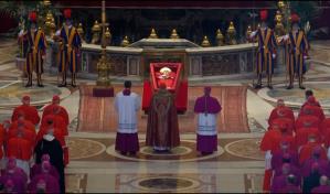 Féretro del papa Francisco trasladado a basílica de San Pedro Féretro del papa Francisco trasladado a basílica de San Pedro