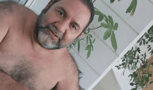 Rogelio Genao defiende su vida luego de foto viral en traje de baño