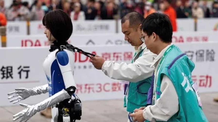 Del laboratorio a la vida real: China acelera el despliegue de robots humanoides con IA Del laboratorio a la vida real: China acelera el despliegue de robots humanoides con IA