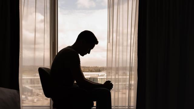 Presión desde dos mundos, la carga invisible de vivir lejos
