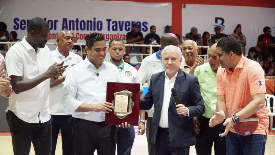 Los Trenes de SDN superan a Calero en inicio semifinal torneo Abasado Los Trenes de SDN superan a Calero en inicio semifinal torneo Abasado