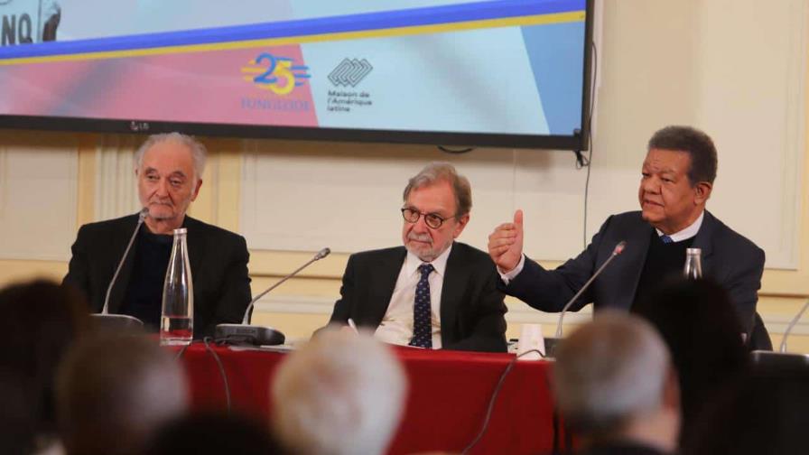 Leonel Fernández encabeza en Francia coloquio sobre la Revolución de Abril de 1965 Leonel Fernández encabeza en Francia coloquio sobre la Revolución de Abril de 1965