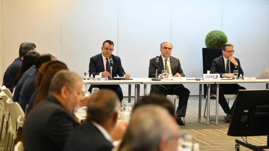 JCE presenta proyecto de la nueva cédula al Conep y a la ANJE JCE presenta proyecto de la nueva cédula al Conep y a la ANJE