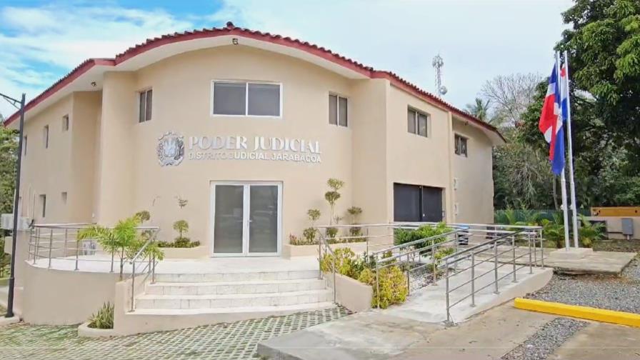 Aplazan medida de coerción contra cuatro policías vinculados a la fuga de un narco en Jarabacoa Aplazan medida de coerción contra cuatro policías vinculados a la fuga de un narco en Jarabacoa