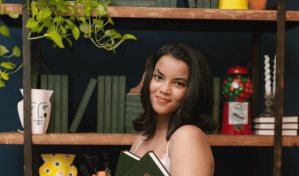 La joven escritora Gabrielle Mangones Ureña lanza su libro "Cuentos oscuros para noches lluviosas"