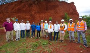 Gobierno supervisa labores de exploraci&oacute;n de tierras raras en Pedernales