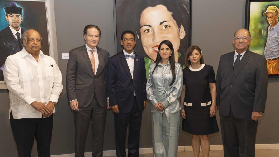 La Fundación Corripio inaugura la exposición "Retratos de familia" La Fundación Corripio inaugura la exposición "Retratos de familia"