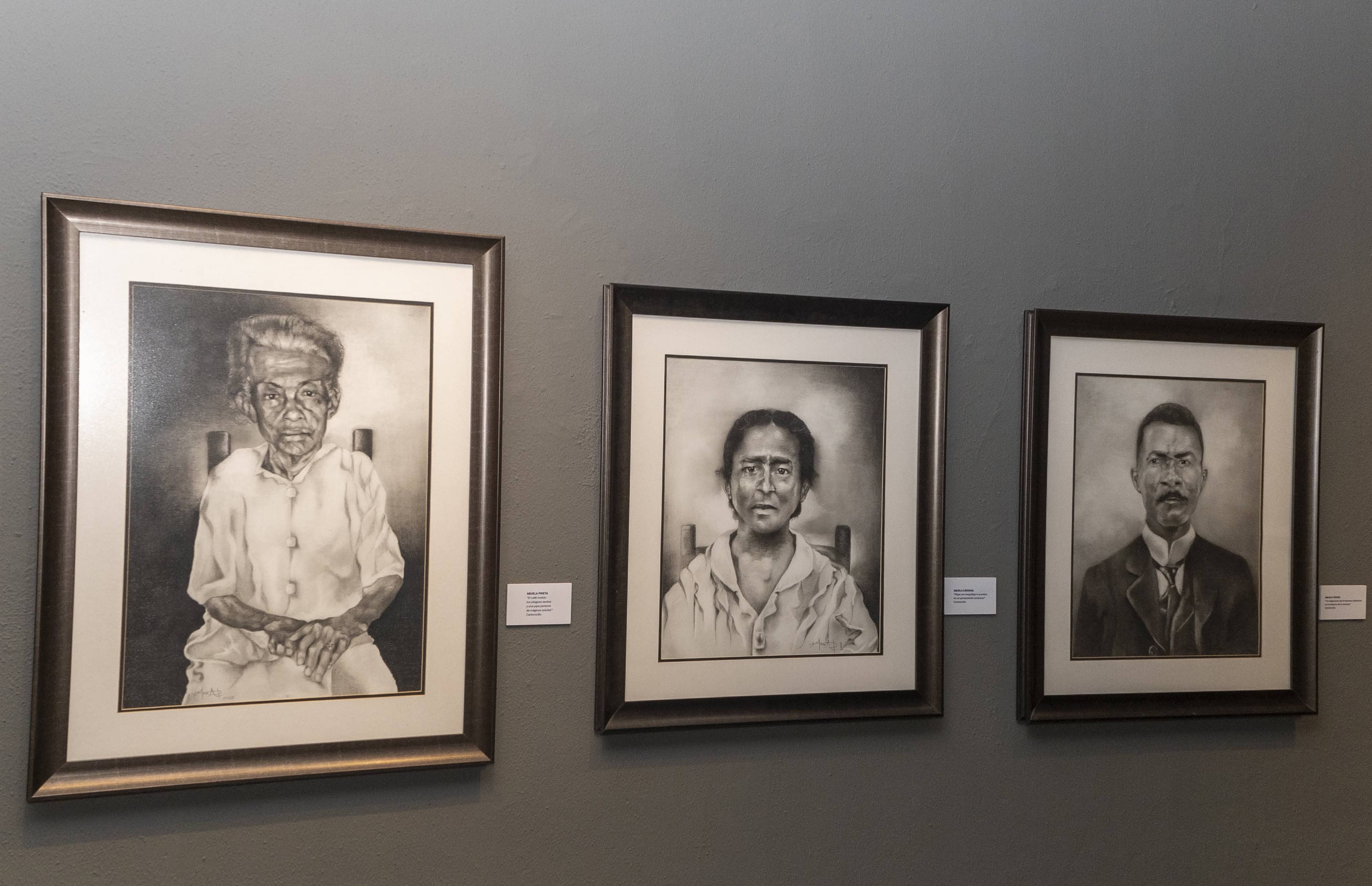 La exposición "Retratos de familia" incluye 31 piezas en óleo y dibujo. 