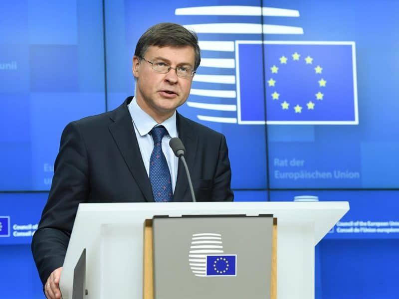 La UE pide una respuesta más contundente frente al desequilibrio comercial con China La UE pide una respuesta más contundente frente al desequilibrio comercial con China