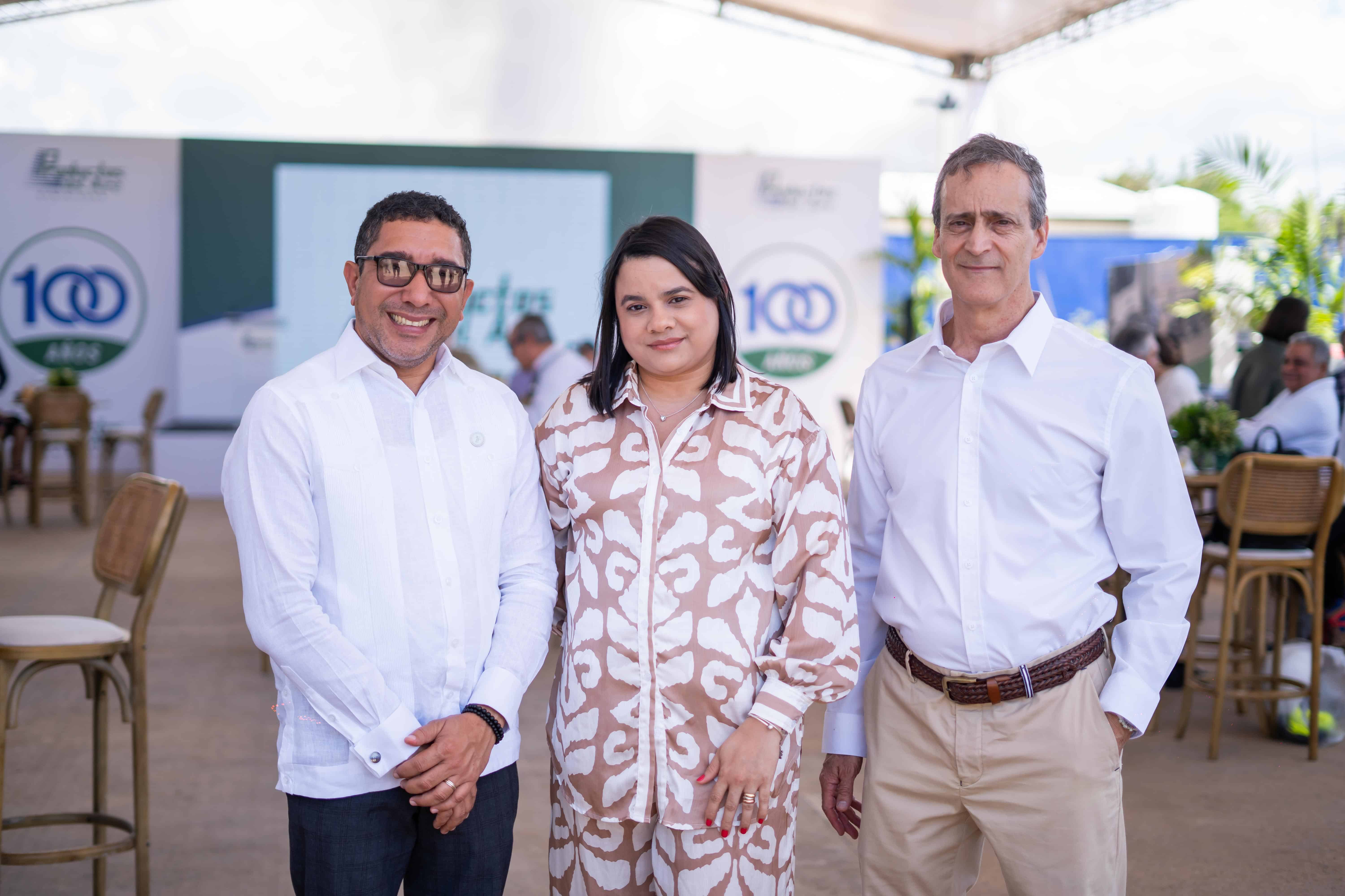Edwin López, Yomaris Pascual y Enrique Domínguez.