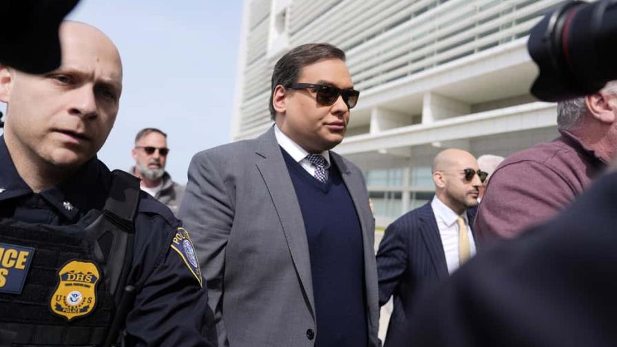 George Santos, el excongresista que mintió sobre su vida, condenado a más de siete años de prisión George Santos, el excongresista que mintió sobre su vida, condenado a más de siete años de prisión