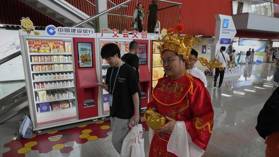 China fustiga la intimidación de EE.UU y se prepara para escenarios extremos en guerra comercial