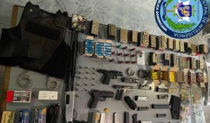 Ocupan armas de fuego y cientos de cápsulas y cargadores de distintos calibres en Puerto Plata